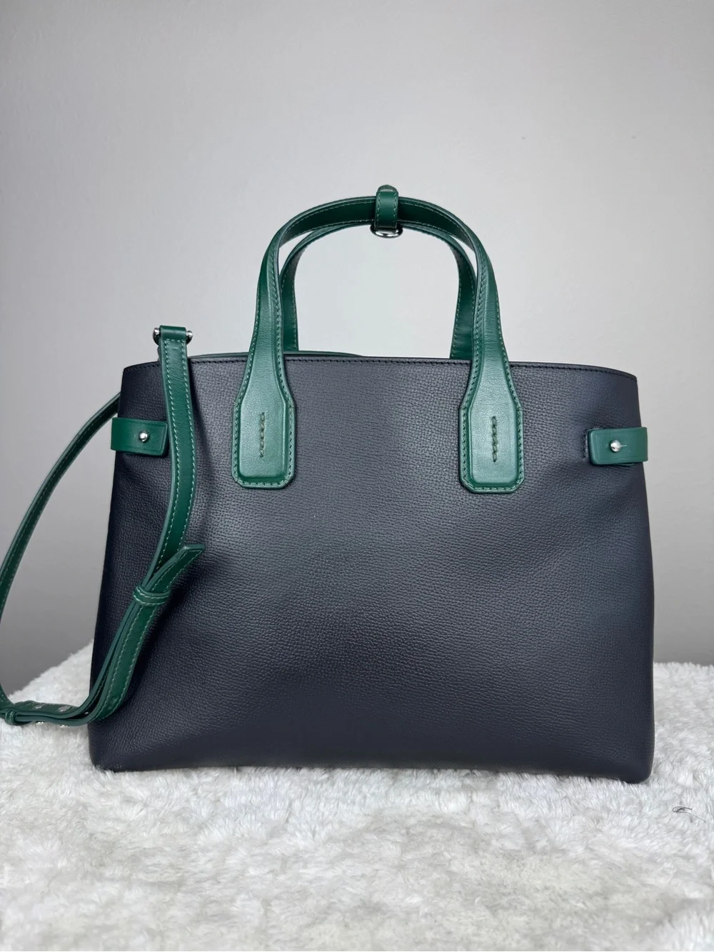 Burberry Banner Medium Black sea and Green Leather Tote Bag